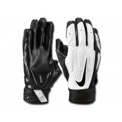 NIKE D-TACK 6.0