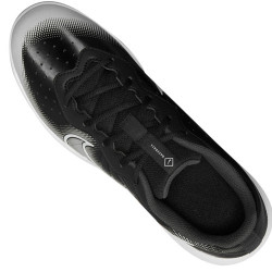 NIKE Alpha Huarache Varsity 4 Low Metal Schwarz